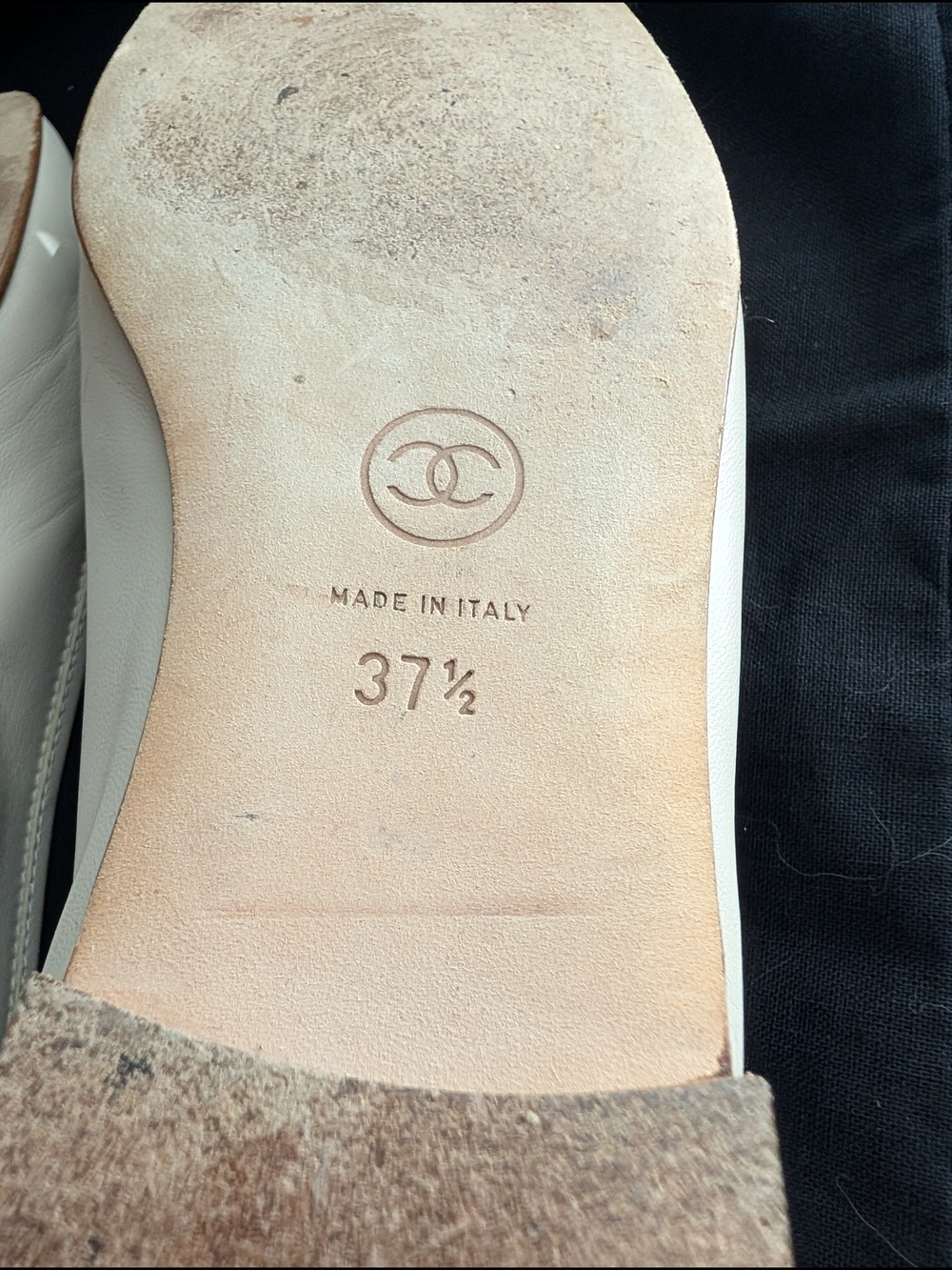 Chanel Women's Cream Leather CC Logo Loafers Classic Flats  Excellent Condition - Picture 10 of 12